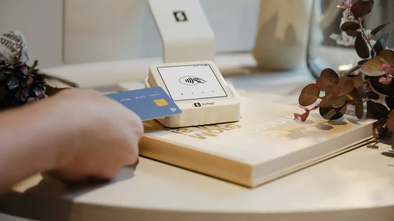 Cashback en caisse : quand le comptoir fait aussi office d&rsquo;ATM