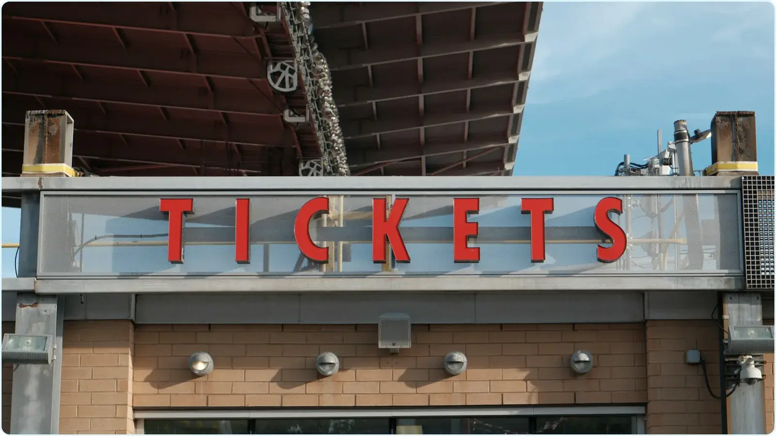 Tap & Go Ticketing: The Middleware Behind Contactless Public Transport